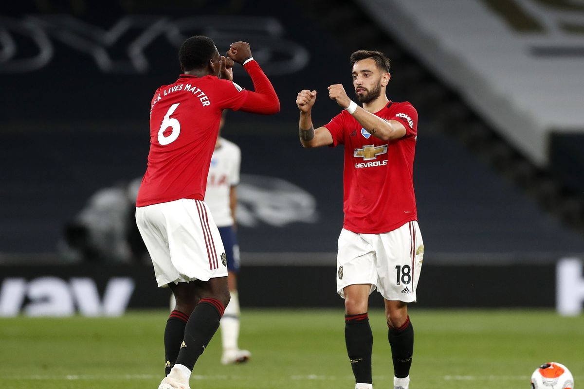 Bruno Fernandes và Pogba có thể phải cách ly khi trở lại Anh do đã tiếp xúc trực tiếp với Ronaldo. (Ảnh: Getty).