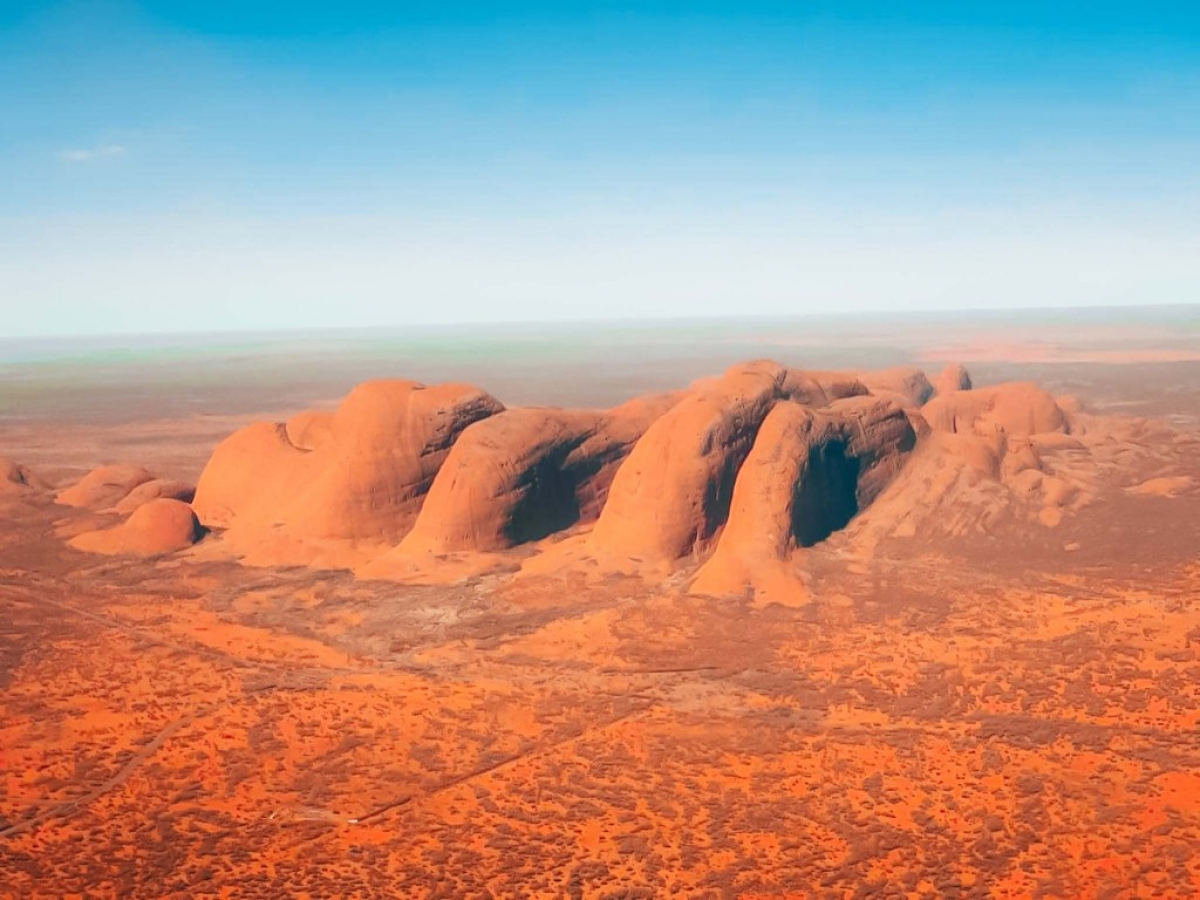 Uluru - một kỳ quan nổi tiếng ở miền trung Australia