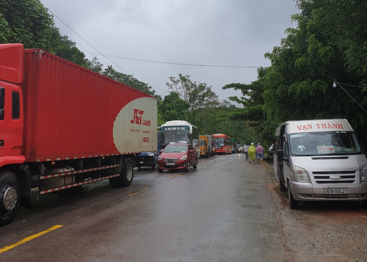 Tuyến Quốc lộ 14B bị ách tắc.