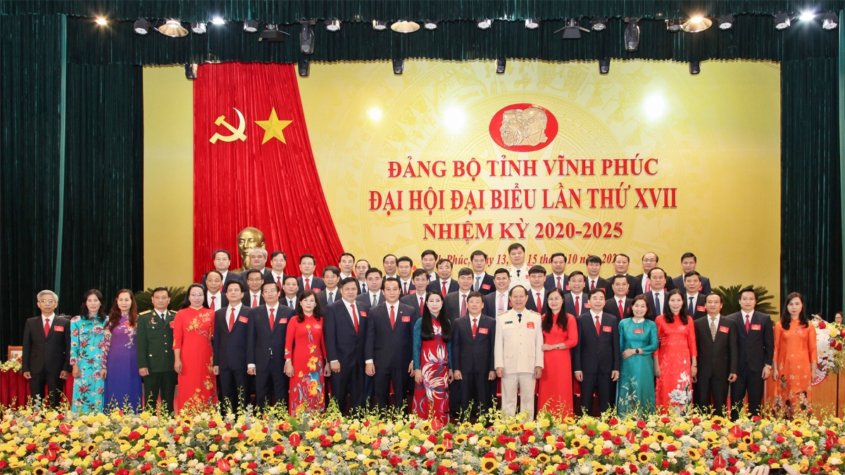 Ban Chấp hành Đảng bộ tỉnh Vĩnh Phúc nhiệm kỳ 2020-2025 ra mắt Đại hội.