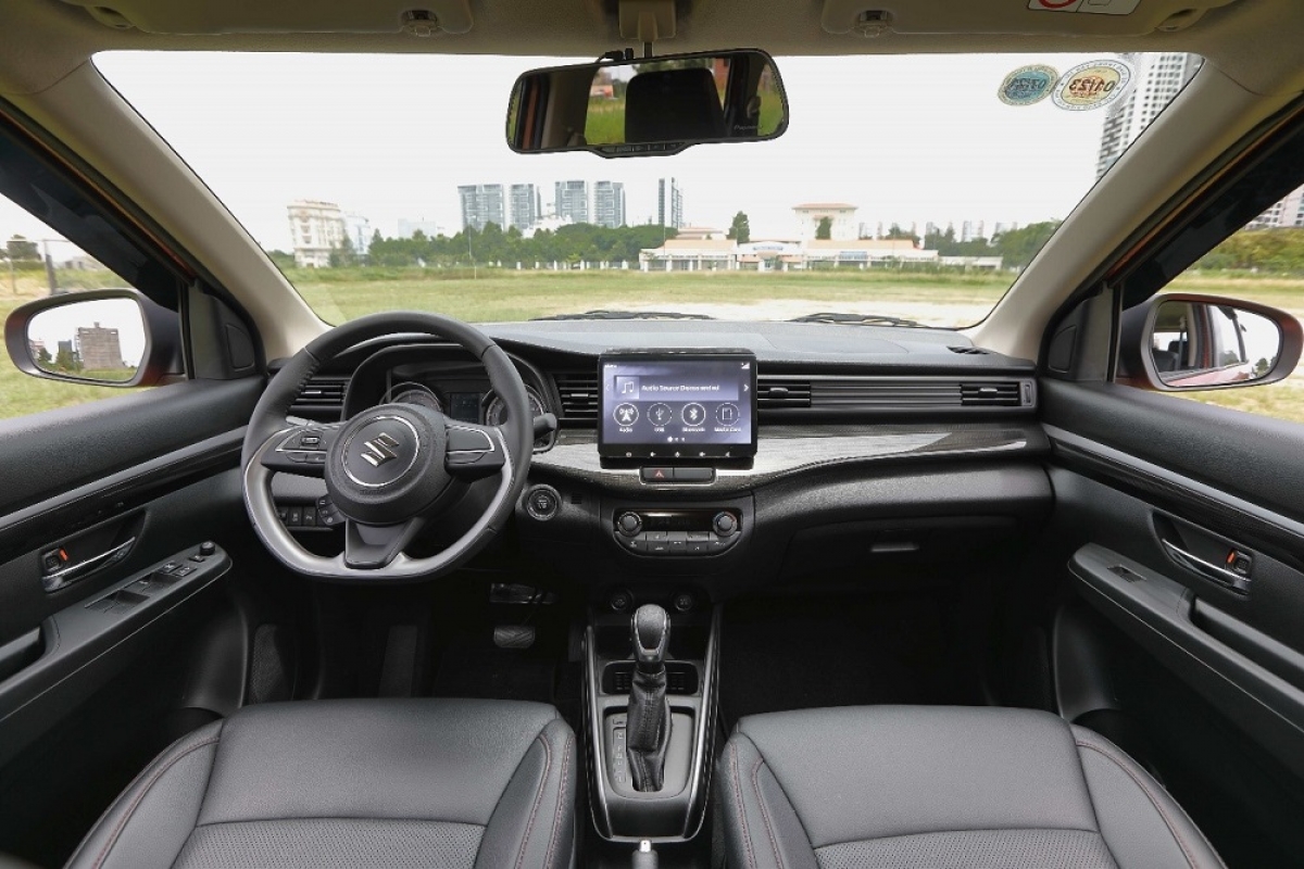 Tầm giá 600 triệu đồng nhưng Suzuki XL7 khiến chủ xe khá bất ngờ với nhiều tiện nghi nội thất.