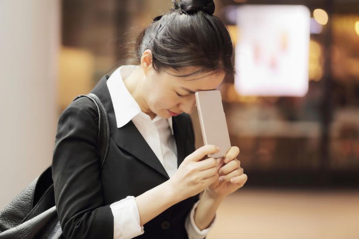 Không kiểm soát được chi tiêu dẫn đến việc bạn lúc nào trông cũng nghèo khổ hơn những người cùng mức lương nhưng biết lập kế hoạch tiêu chi (Ảnh minh họa internet)