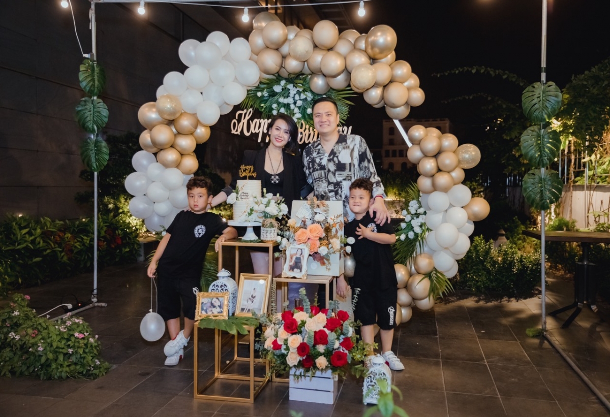 Gia đình nhỏ của nữ ca sĩ Yến Ngọc.