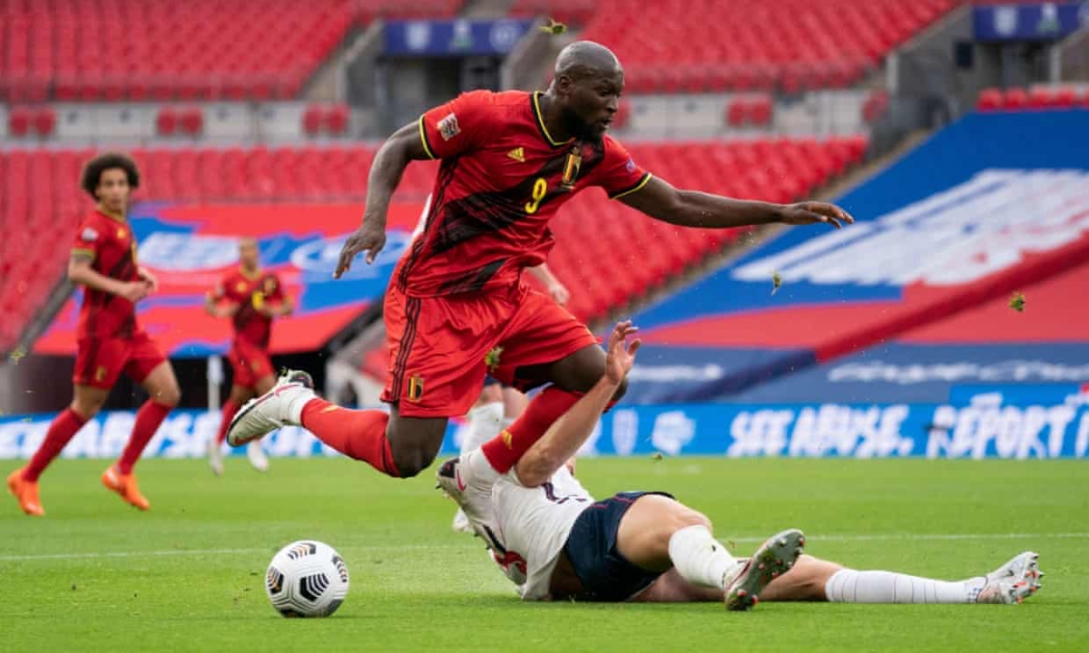 ĐT Bỉ vẫn đang triển khai bóng sắc nét hơn dù phải làm khách ở Wembley. (Ảnh: REX).