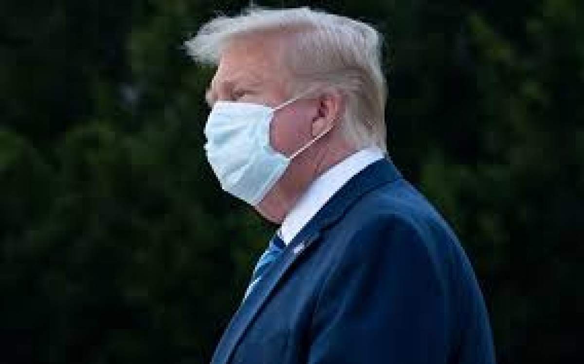 Tổng thống Trump trở lại làm việc sau điều trị Covid-19. Ảnh: KT