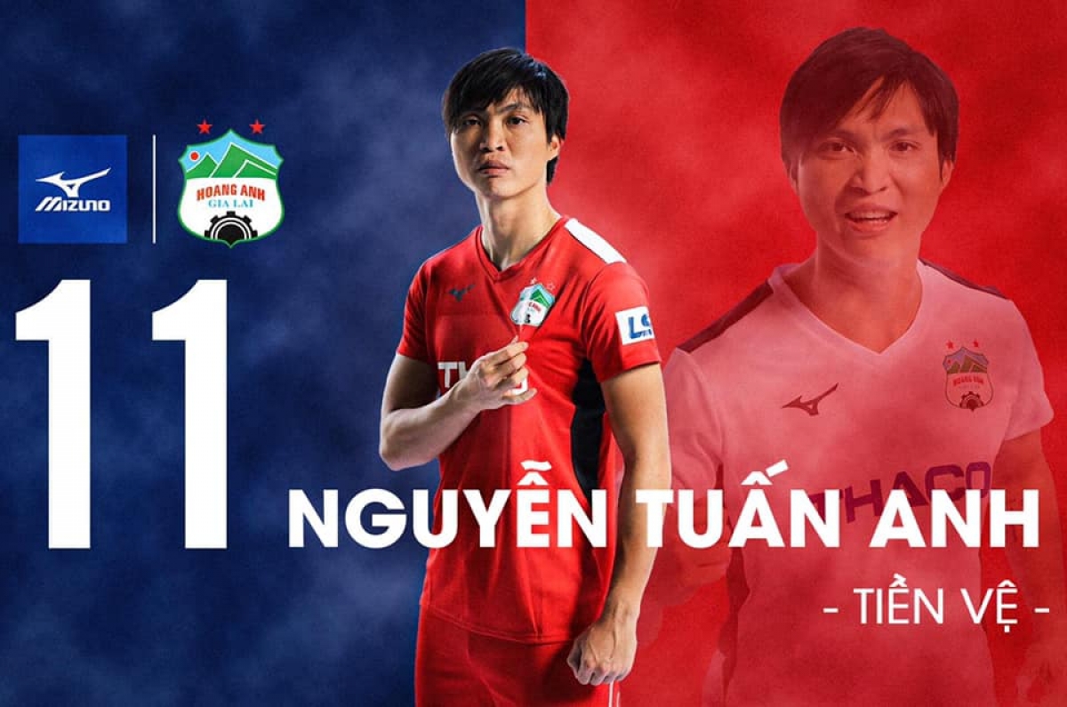Tiền vệ: Tuấn Anh