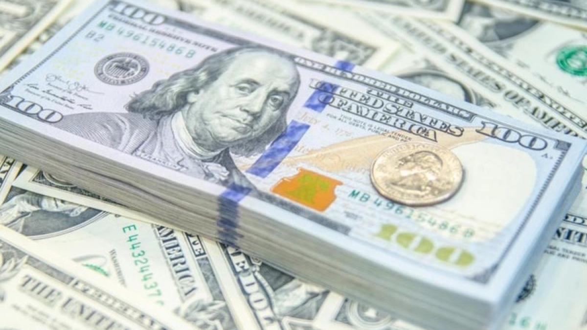Giá USD tại các ngân hàng thương mại cùng giảm. (Ảnh: KT)