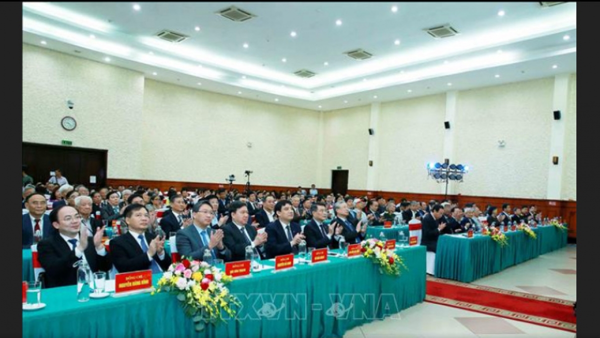 Các đại biểu dự Lễ kỷ niệm 90 năm Ngày truyền thống Văn phòng Trung ương Đảng và Văn phòng cấp uỷ (Ảnh: TTXVN)