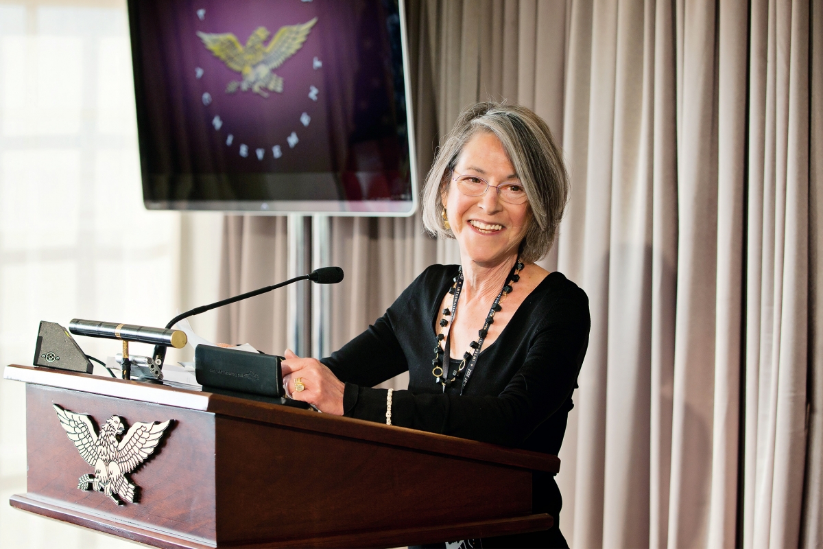 Nữ thi sĩ người Mỹ Louise Gluck. Ảnh: Achievement. org