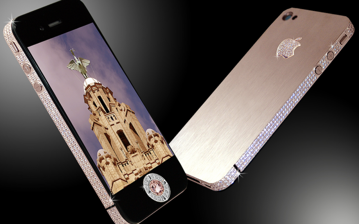 Chiếc điện thoại iPhone 4 đính kim cương của hãng Stuart Hughes có giá 8 triệu USD.