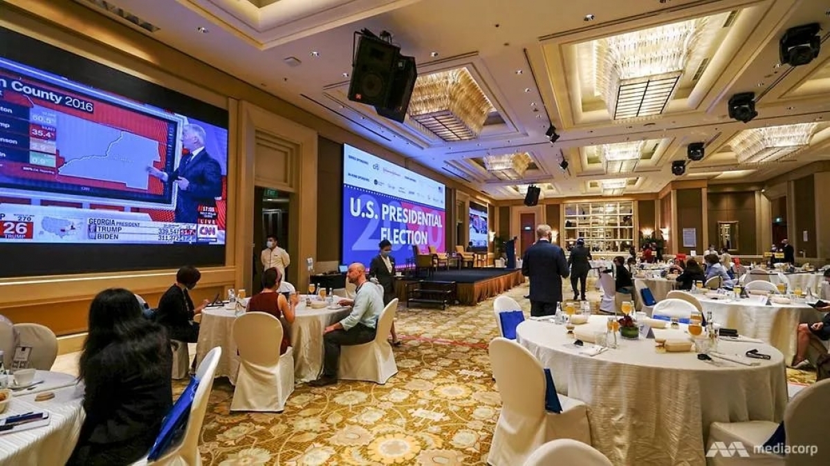 Buổi theo dõi bầu cử Mỹ năm 2020 do Phòng Thương mại Mỹ tại Singapore tổ chức ngày 4/11. Ảnh: CNA