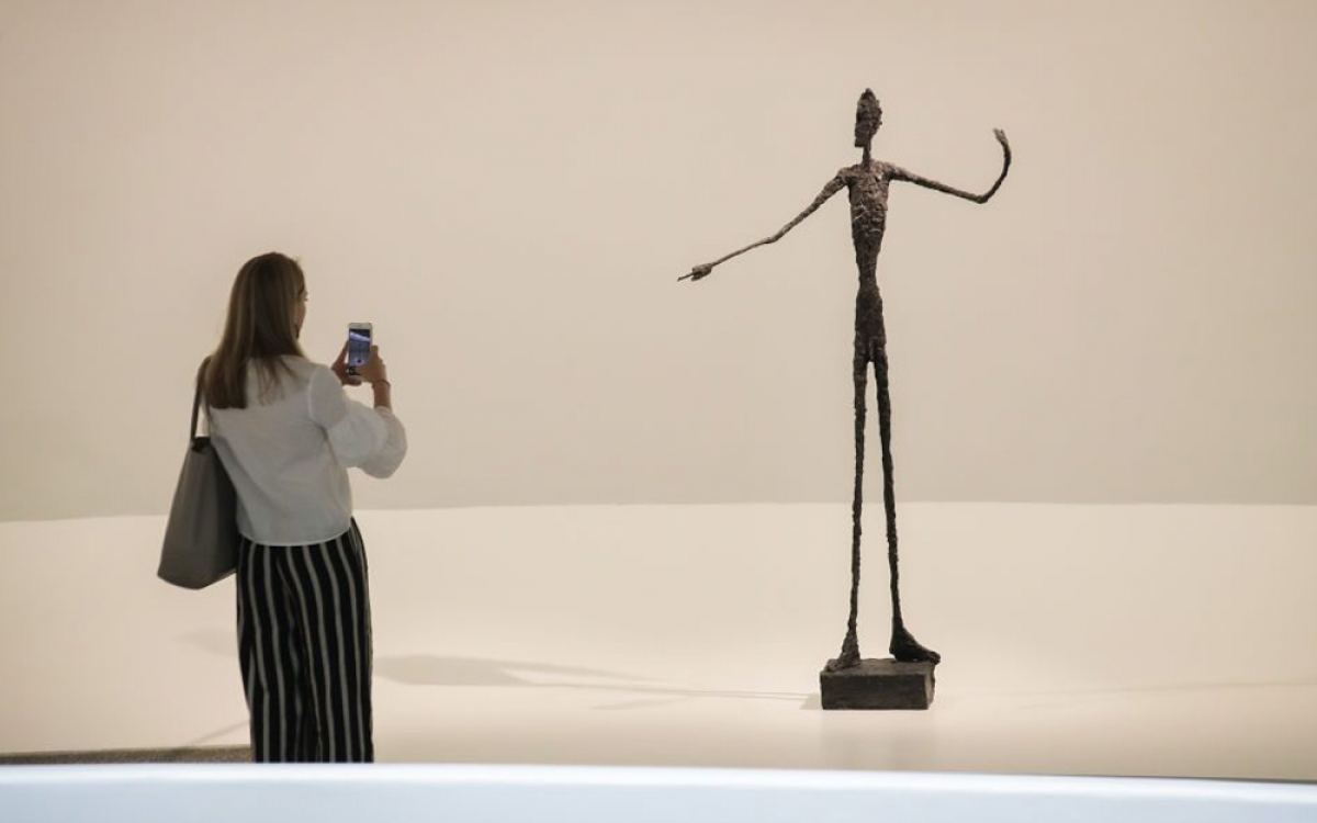 Tác phẩm độc đáo L’Homme au doigt của nhà điêu khắc Alberto Giacometti được bán với giá 141,3 triệu USD./.