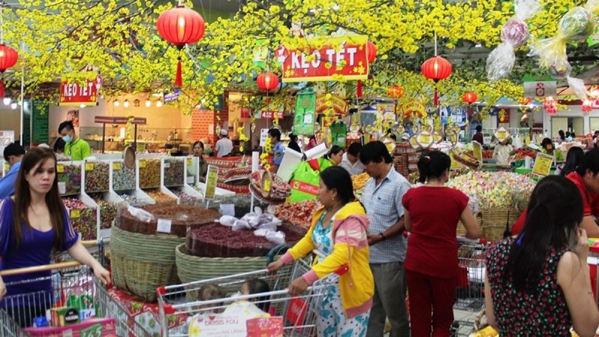 Hàng hóa dự trữ cho Tết Tân Sửu tại TP HCM tăng mạnh (Ảnh minh họa: KT)