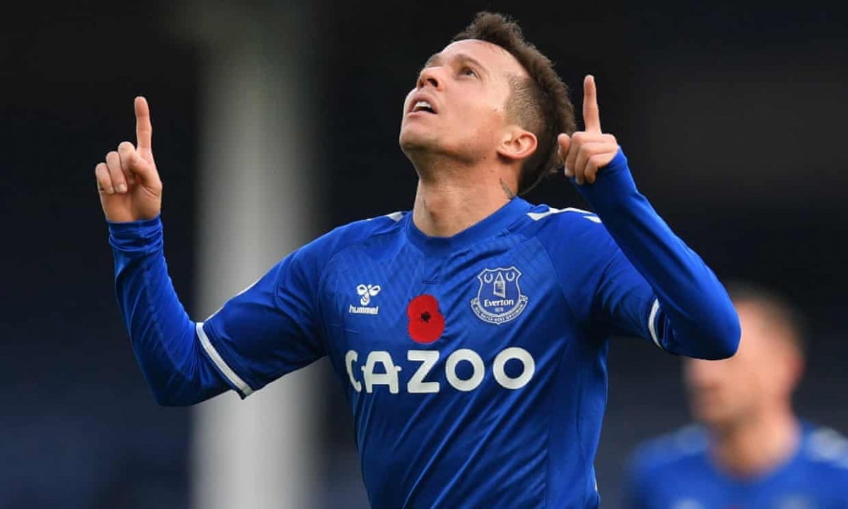 Bernard mở tỷ số cho Everton. (Ảnh: Getty)