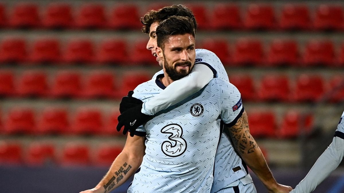 Bàn thắng ở phút bù giờ của Olivier Giroud giúp Chelsea đánh bại Rennes 2-1, đoạt vé vào vòng 1/8 Champions League sớm 2 lượt đấu (Ảnh: Getty)