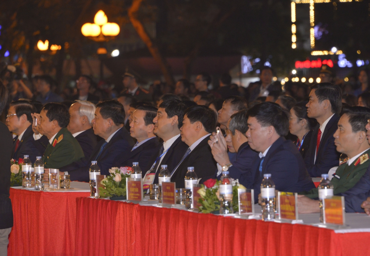 Các đại biểu dự lễ kỷ niệm.