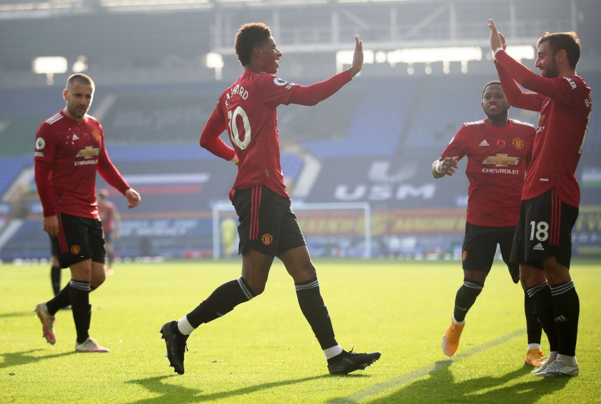 Bruno Fernandes ghi bàn từ đường chuyền. (Ảnh: Getty)