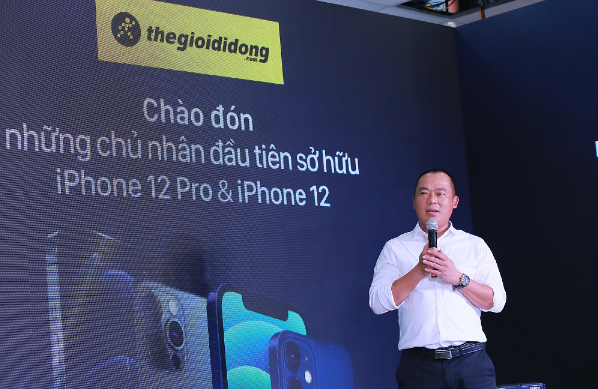 Lý giải sức nóng của iPhone 12 series năm nay, CEO Thế Giới Di Động, ông Đoàn Văn Hiểu Em cho biết: ‘Bản thân iPhone 12 sở hữu nhiều nâng cấp vượt trội so với thế hệ tiền nhiệm, trong khi mức giá không chênh lệch nhiều’.