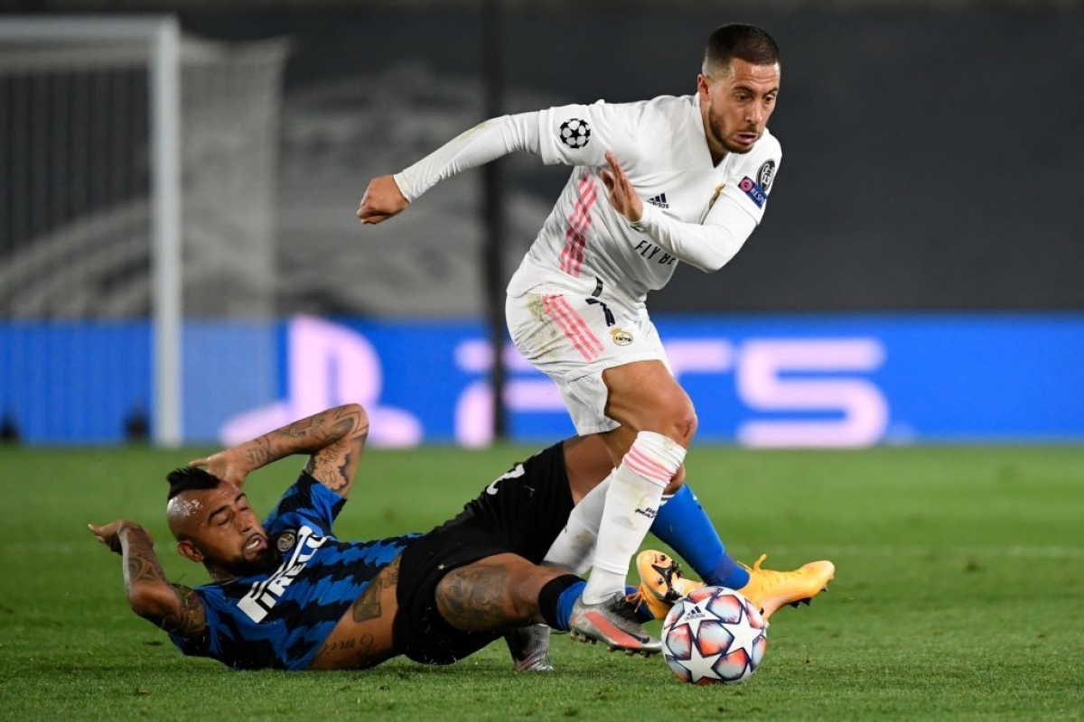 Hazard thi đấu rất khó chịu (Ảnh: Getty).