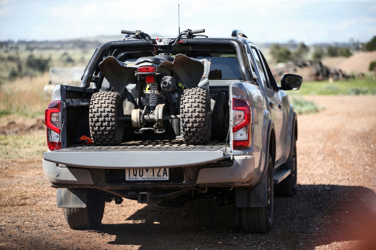 Hệ thống này cũng bao gồm một màn hình off-road có thể kiểm tra những vật cản gần tại tốc độ thấp khi sử dụng chế độ lái bốn bánh.