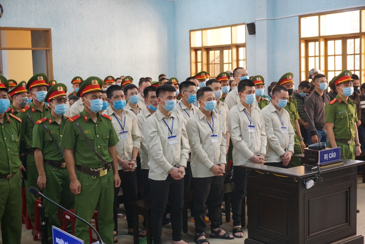 Các bị cáo tại phiên toà.