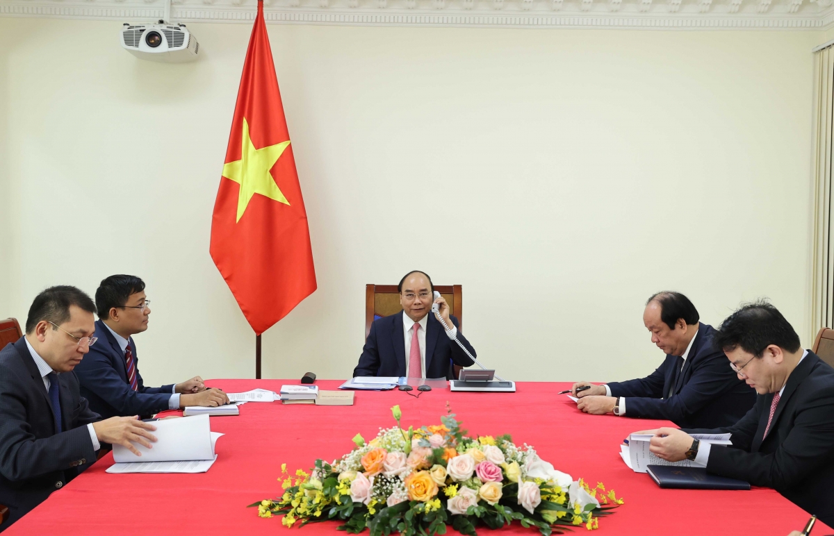 Thủ tướng Chính phủ Nguyễn Xuân Phúc điện đàm với Thủ tướng Hà Lan Mark Rutte.