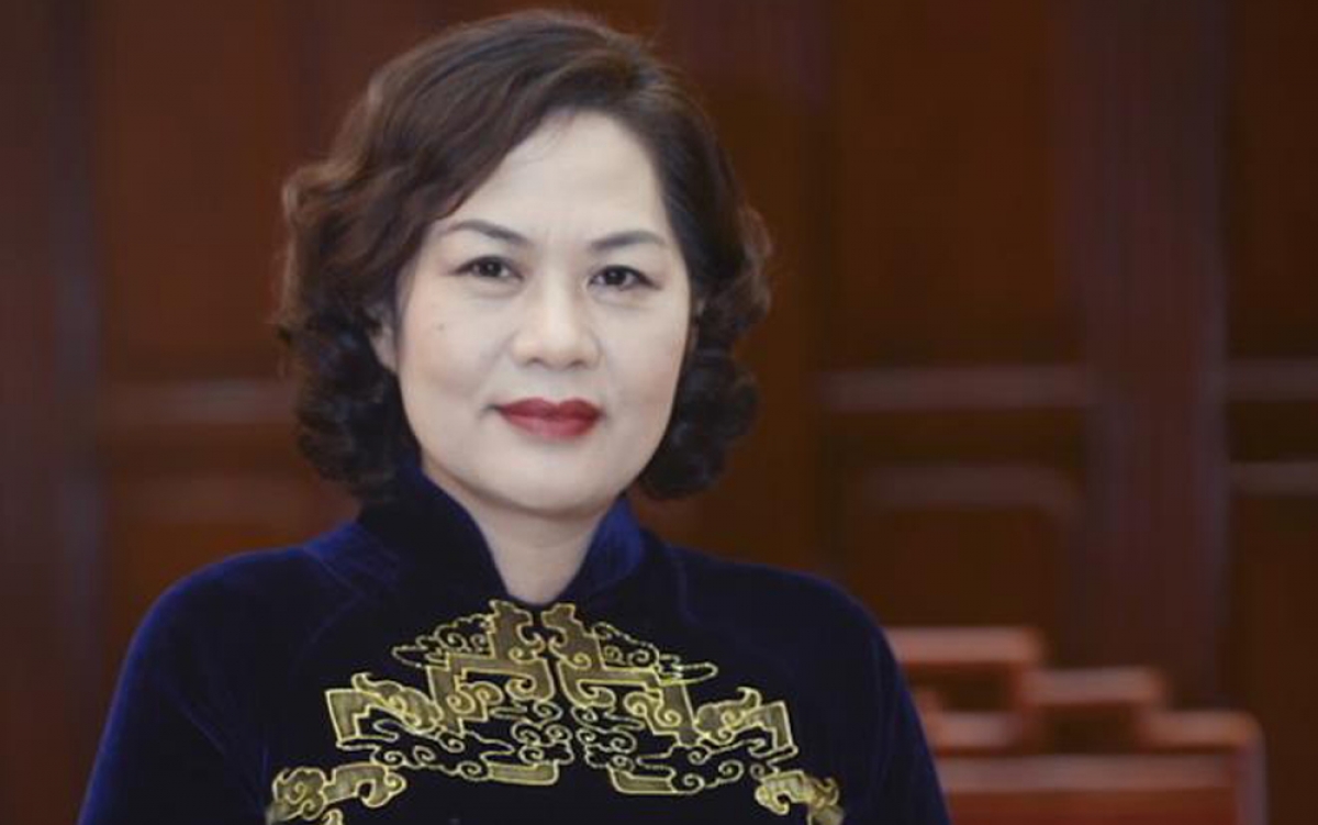 Bà Nguyễn Thị Hồng trở thành nữ Thống đốc đầu tiên trong lịch sử thành lập Ngân hàng Nhà nước Việt Nam. Từ năm 1951 đến nay, ngành ngân hàng đã có 14 Thống đốc, nhưng đều là nam giới.