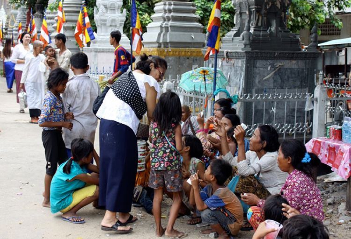 Cảnh người ăn xin tại Campuchia. Ảnh: kohsantepheapdaily