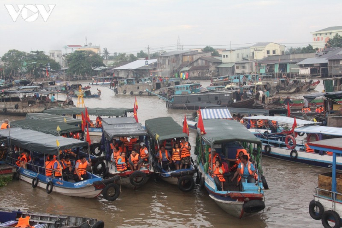 Khu du lịch Chợ nổi Cái Răng - Cần Thơ.