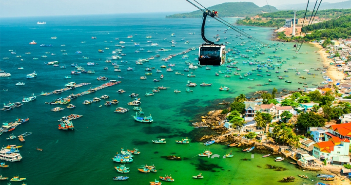 Phong cảnh Phú Quốc nhìn từ cáp treo Hòn Thơm