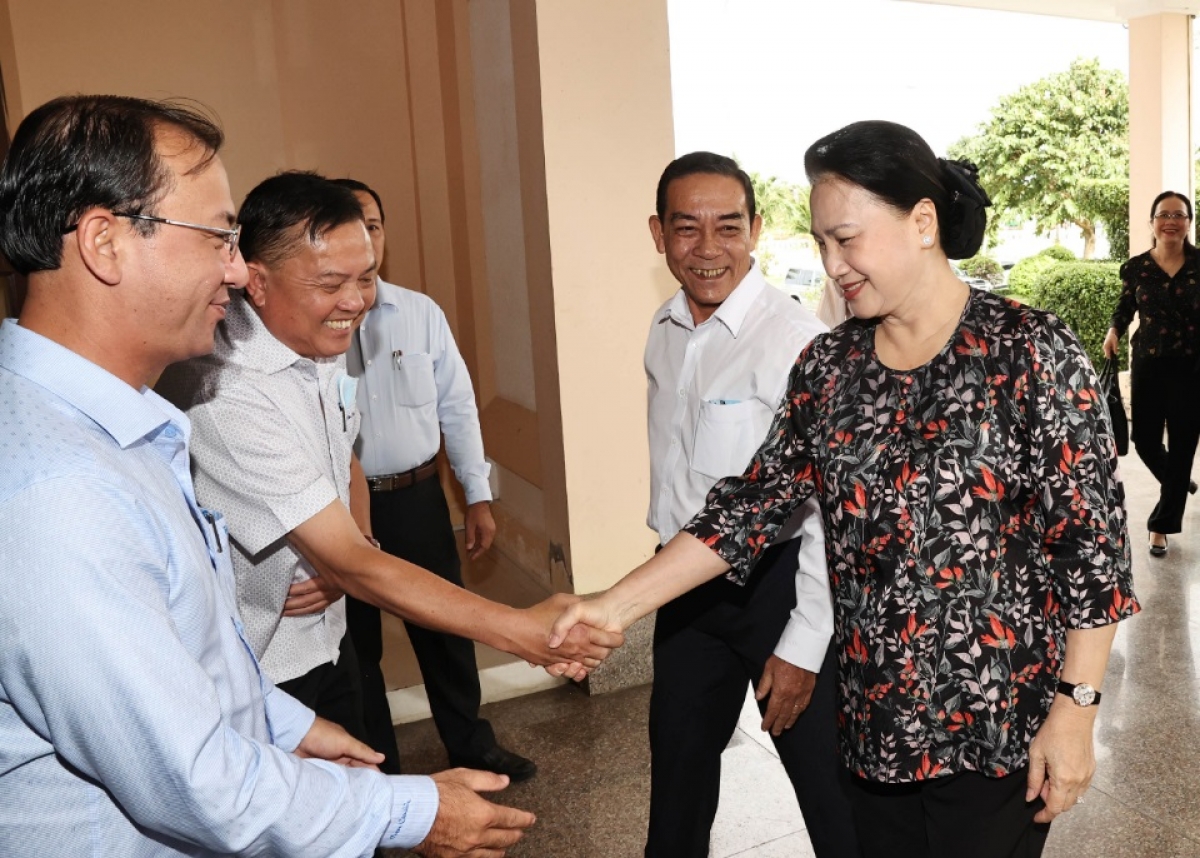 Chủ tịch Quốc hội tiếp xúc cử tri tại huyện Phong Điền.
