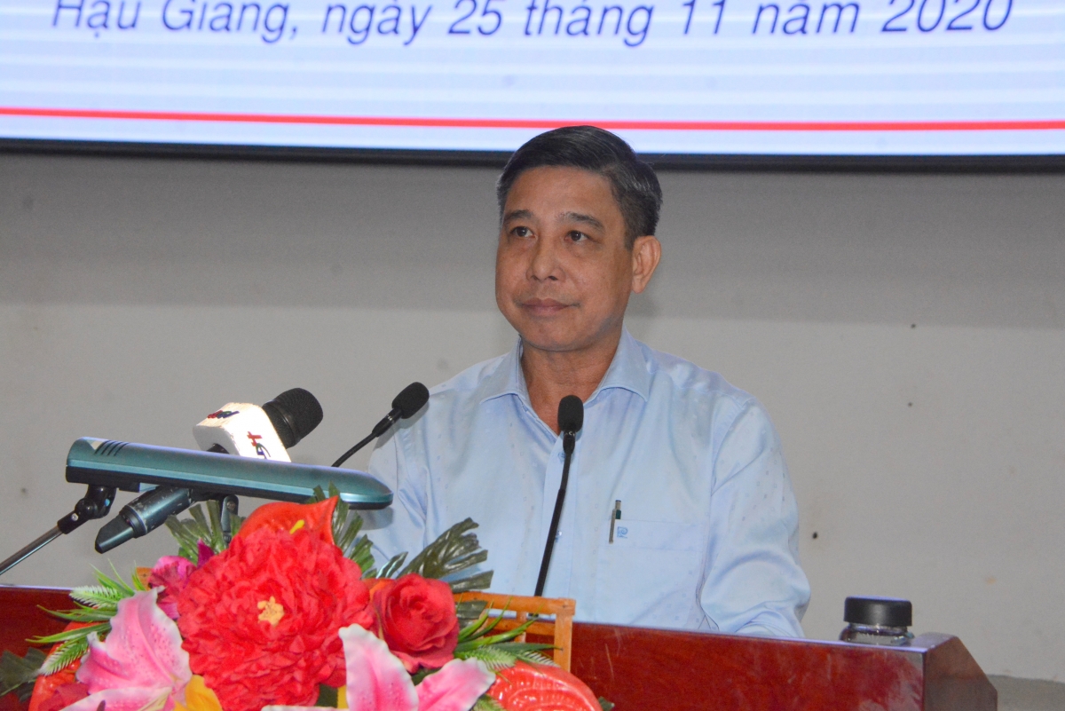 Chủ tịch UBND tỉnh Hậu Giang Đồng Văn Thanh phát biểu tại hội nghị