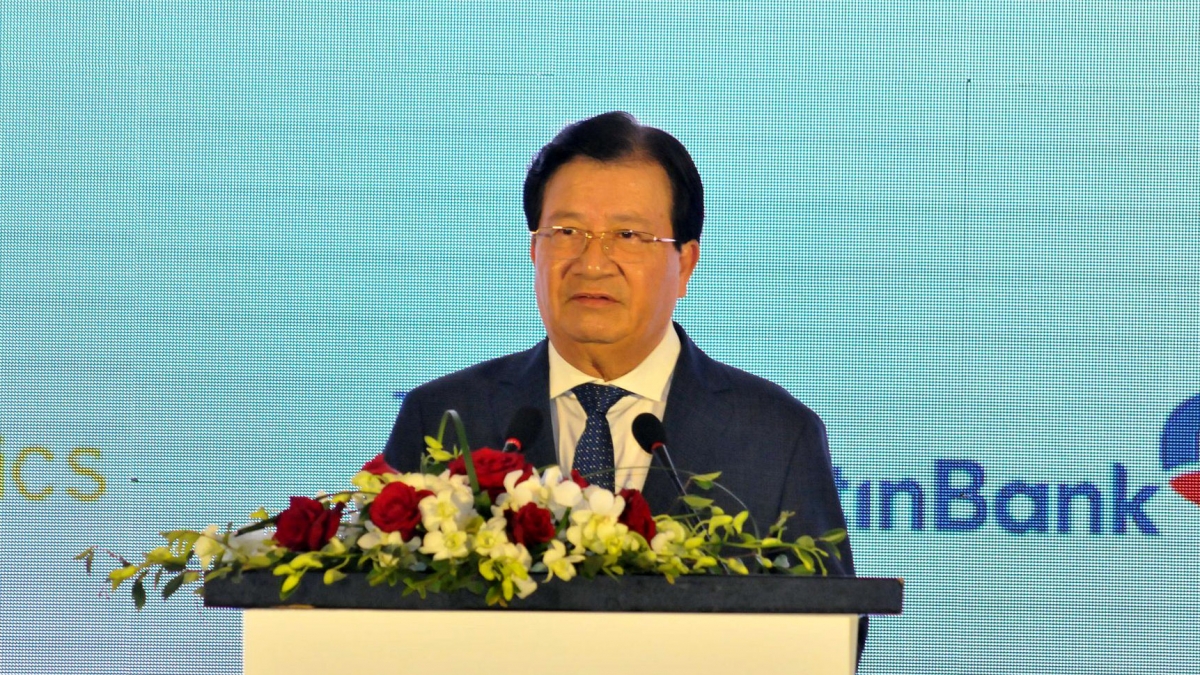 Phó Thủ tướng Trịnh Đình Dũng đề ra những yêu cầu rất cụ thể đổi với ngành dịch vụ logistics.
