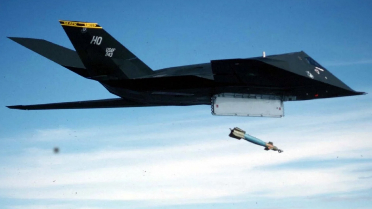 F-117. Ảnh: Reuters