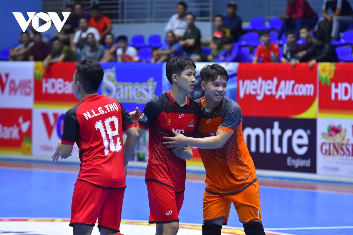 Niềm vui của các cầu thủ Cao Bằng
