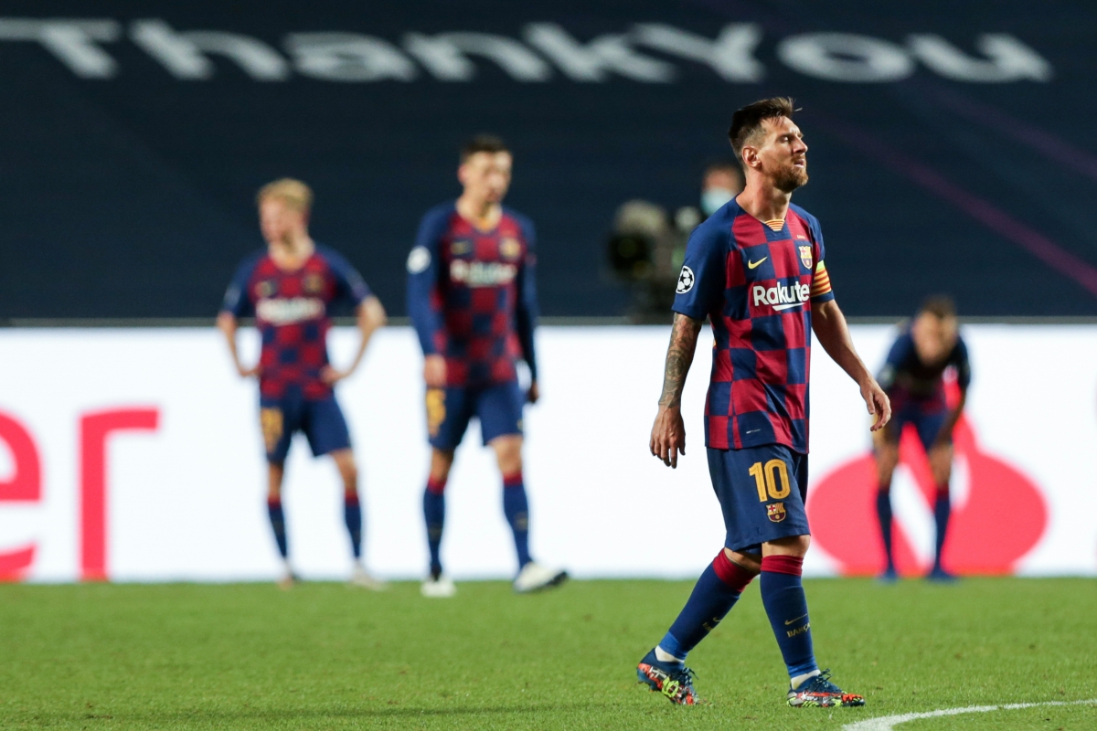 Messi và các đồng đội chấp nhận giảm lương ở Barca. (Ảnh: Getty)