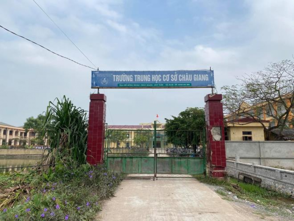 Ngôi trường xảy ra sự việc