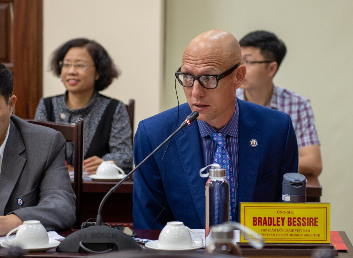 Ông ADLEY BESSIRE – Phó Giám đốc Cơ quan Phát triển quốc tế Hoa Kỳ (USAID).