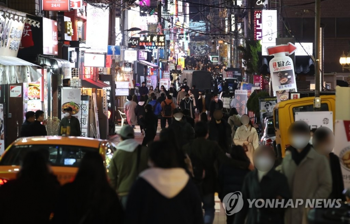 Tại Hàn Quốc tình hình dịch bệnh cũng đang trở nên nghiêm trọng hơn. Ảnh: Yonhap.