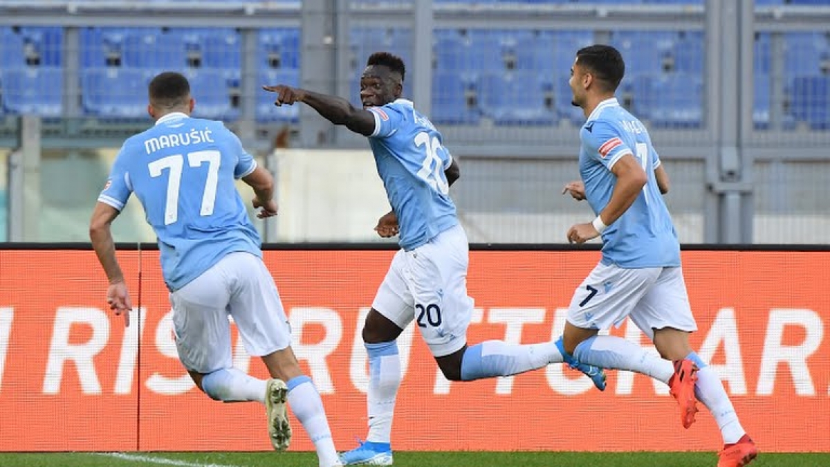 Lazio có bàn gỡ hòa ở phút bù giờ (Ảnh: Reuters).