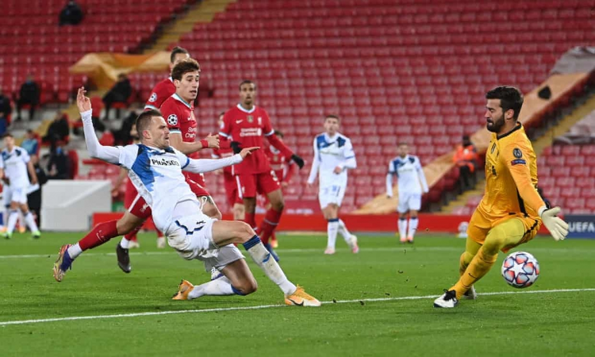 Liverpool thua lấm lưng trắng bụng. (Ảnh: Getty)