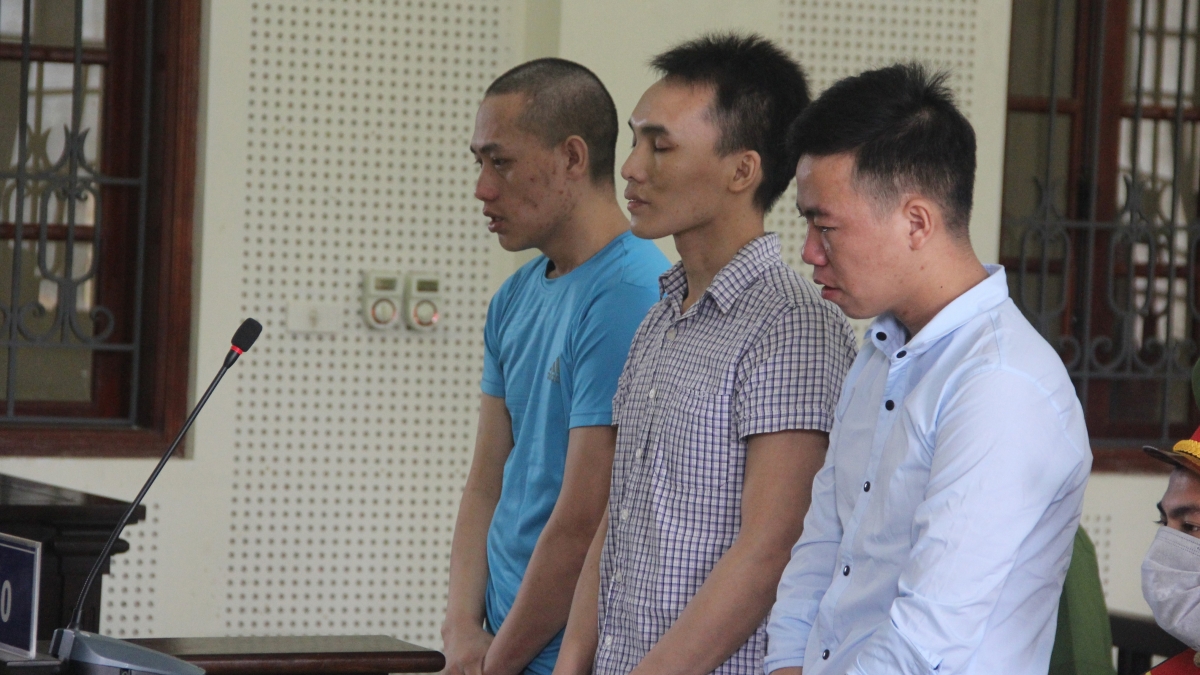 Ba bị cáo tại phiên xét xử.
