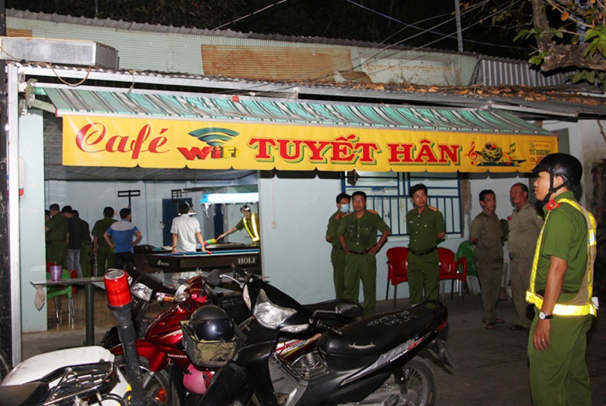 Địa điểm Hữu tổ chức ghi cá cược đá bóng ăn thua bằng tiền.