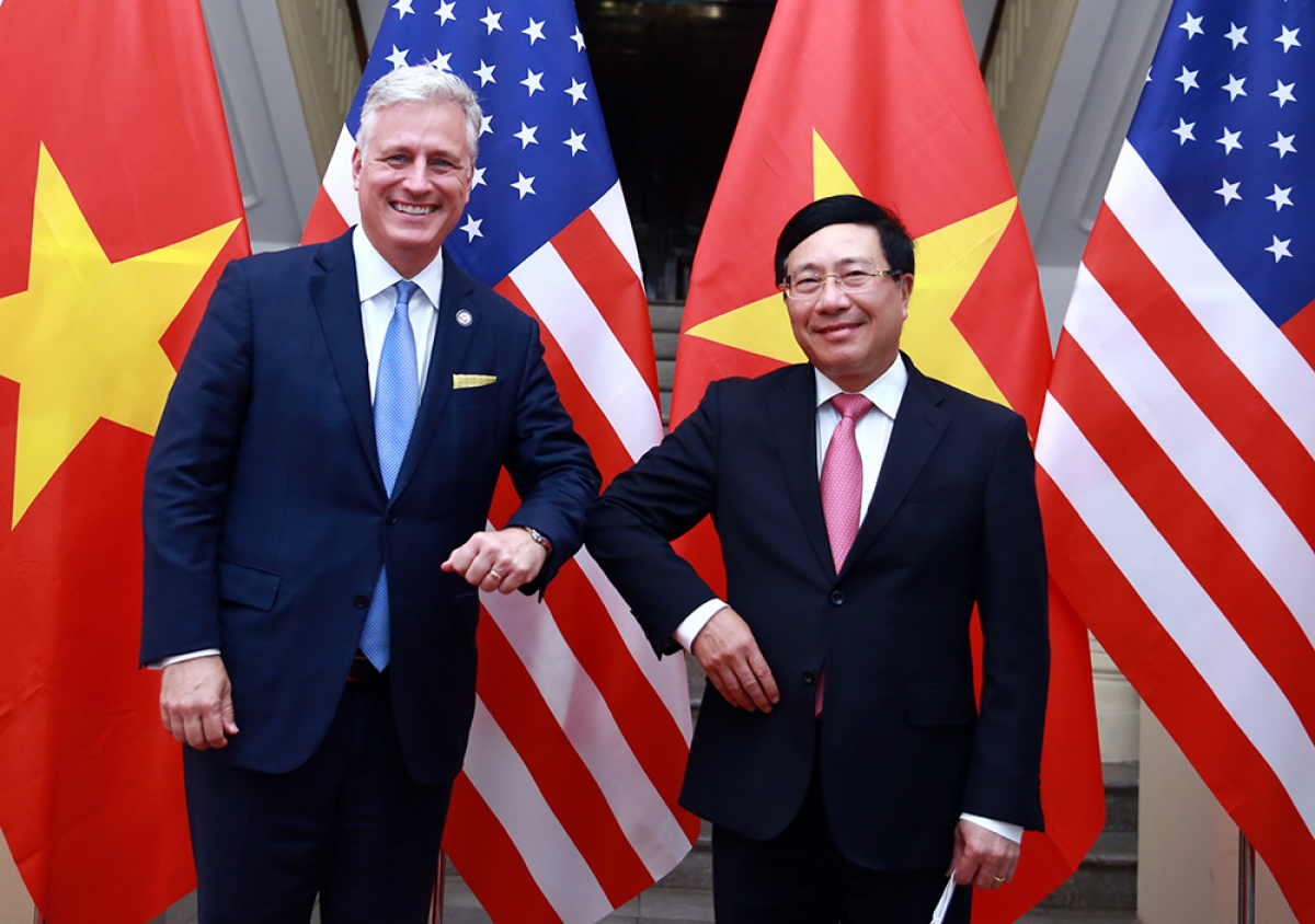 Phó Thủ tướng, Bộ trưởng Ngoại giao Phạm Bình Minh và Cố vấn An ninh quốc gia Hoa Kỳ Robert O’Brien. Ảnh VGP/Hải Minh