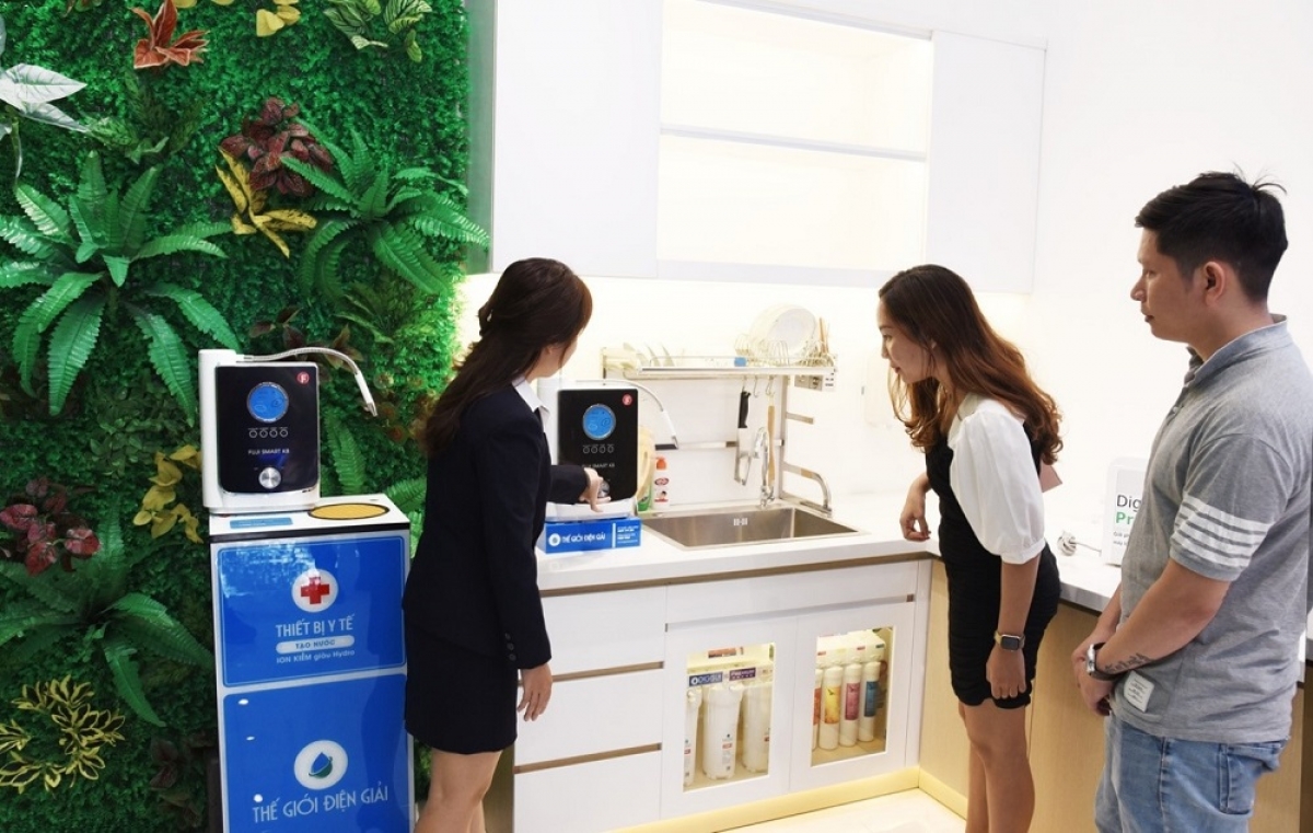 Căn bếp mô phỏng tại 2 showroom thế hệ mới giúp nâng tầm trải nghiệm máy lọc nước ion kiềm