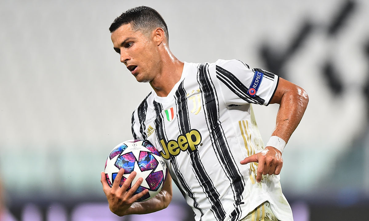 Ronaldo vắng mặt ở vòng 9 Serie A (Ảnh: Getty)