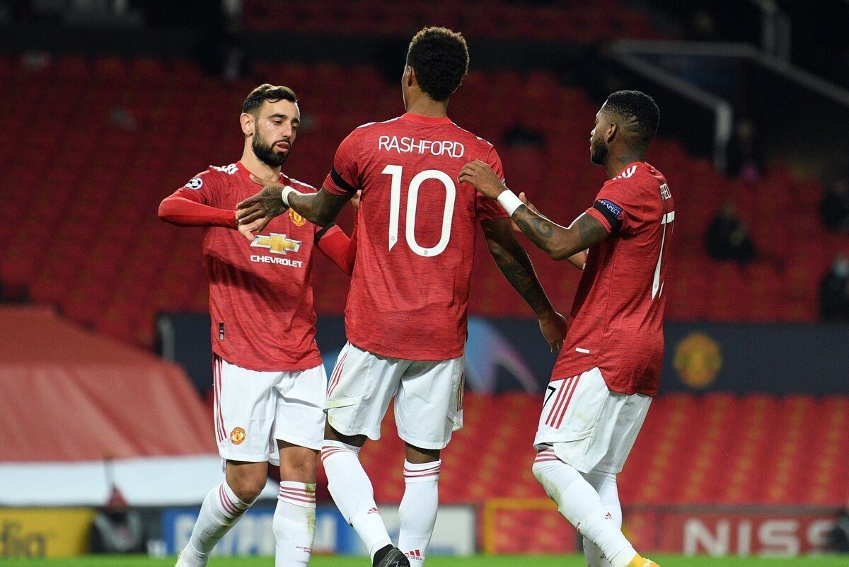 Bruno Fernandes giúp MU "đòi nợ" Istanbul, tiến sát vòng 1/8 Champions League (Ảnh: Getty).