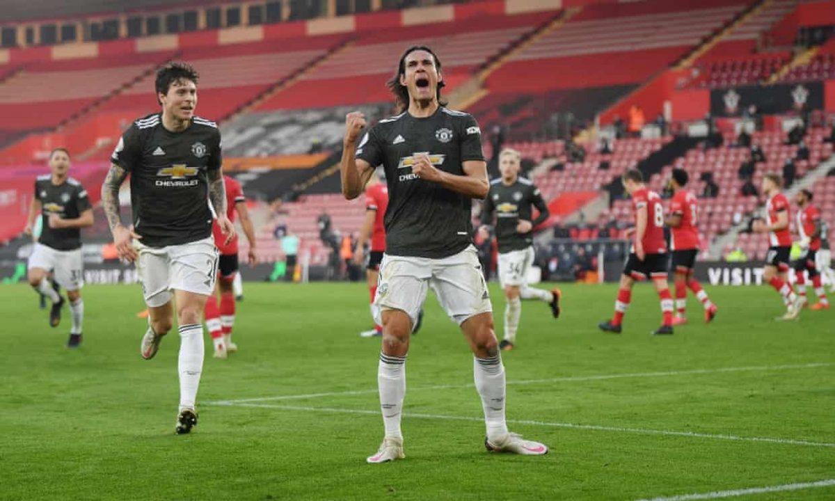 Cavani vừa ghi bàn vừa kiến tạo sau khi vào sân thay người. (Ảnh: Getty)