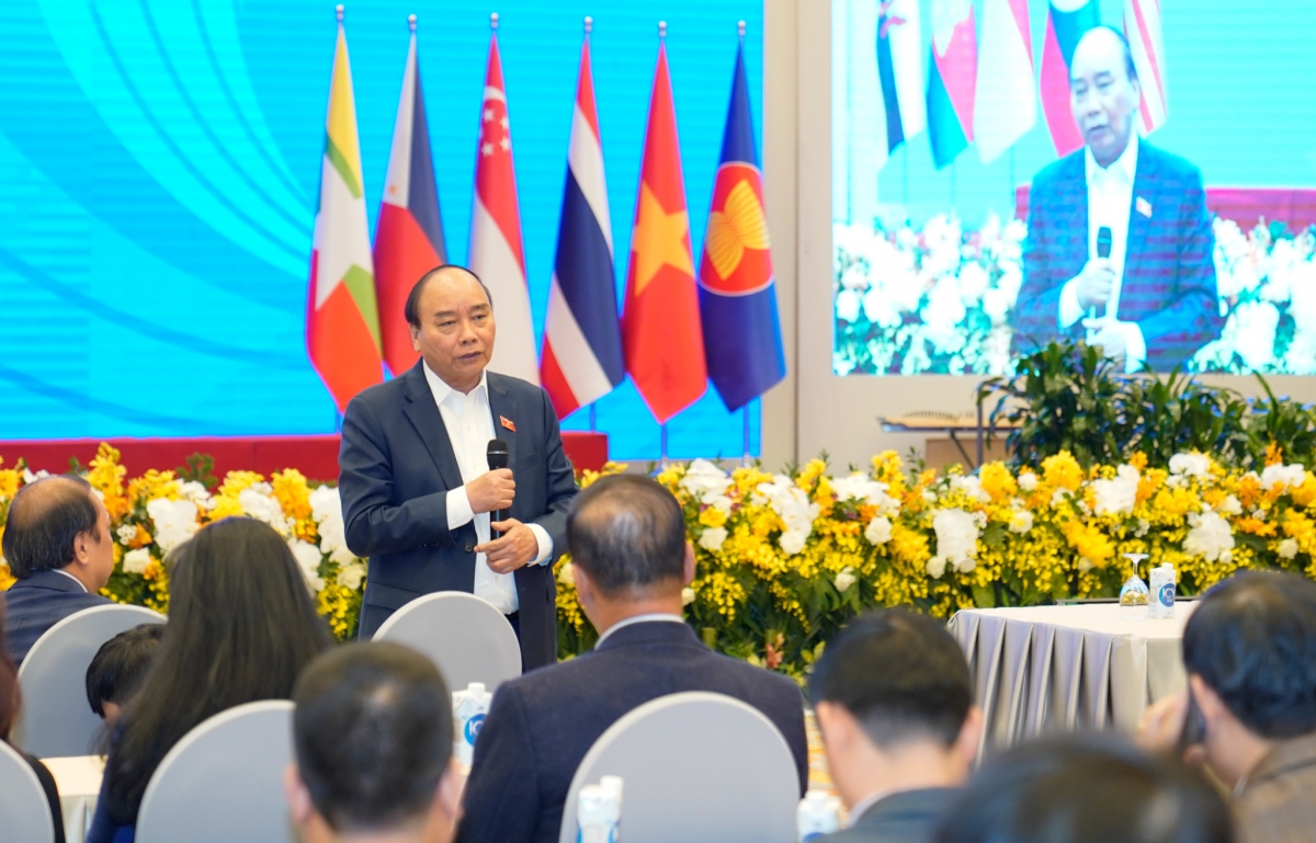 Thủ tướng kiểm tra công tác chuẩn bị Hội nghị cấp cao ASEAN 37. Ảnh: Chinhphu.vn