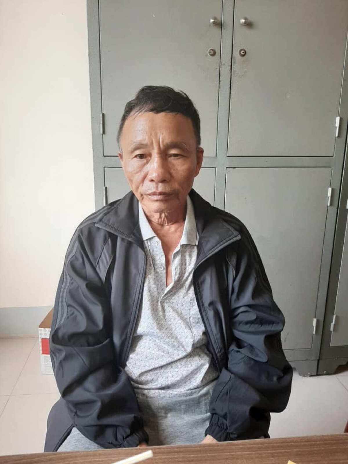 Đối tượng tại cơ quan công an.